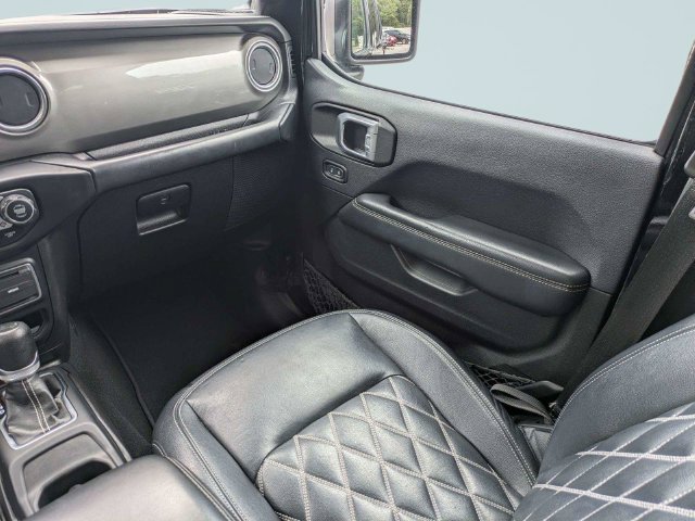 Used 2019 Jeep Wrangler Unlimited Sahara AWD/4WD image 17