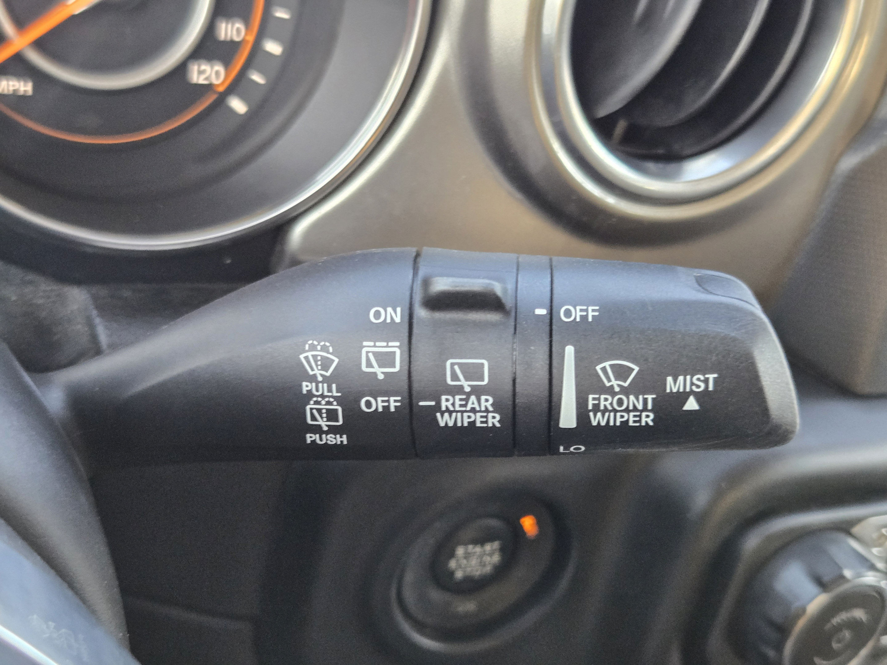 Used 2019 Jeep Wrangler Unlimited Sahara AWD/4WD image 18
