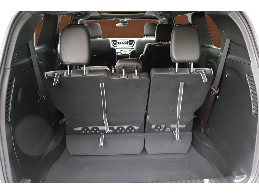 Used 2025 Chrysler Pacifica Limited FWD image 21