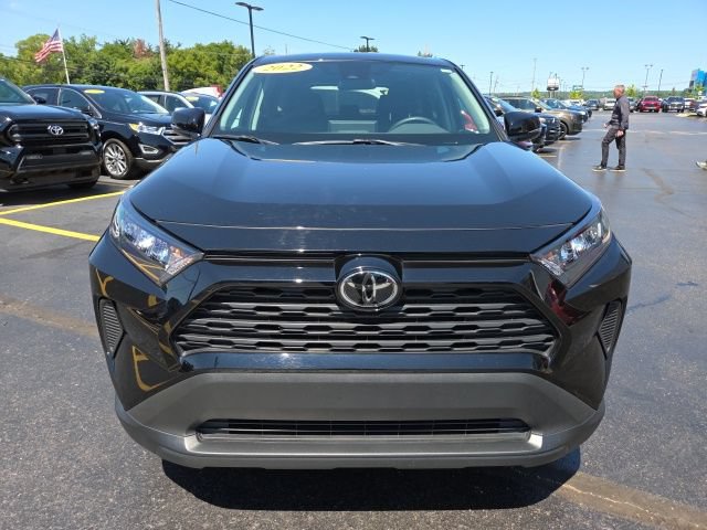 Used 2022 Toyota RAV4 LE AWD/4WD video 2