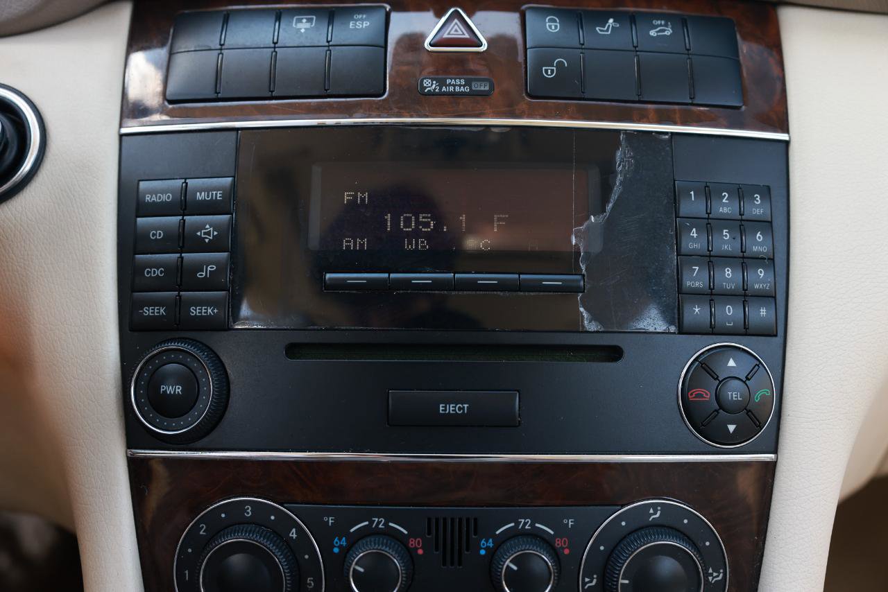 Used 2005 Mercedes-Benz C 320 C320 4DR SEDAN w/ Sunroof Pkg image 32