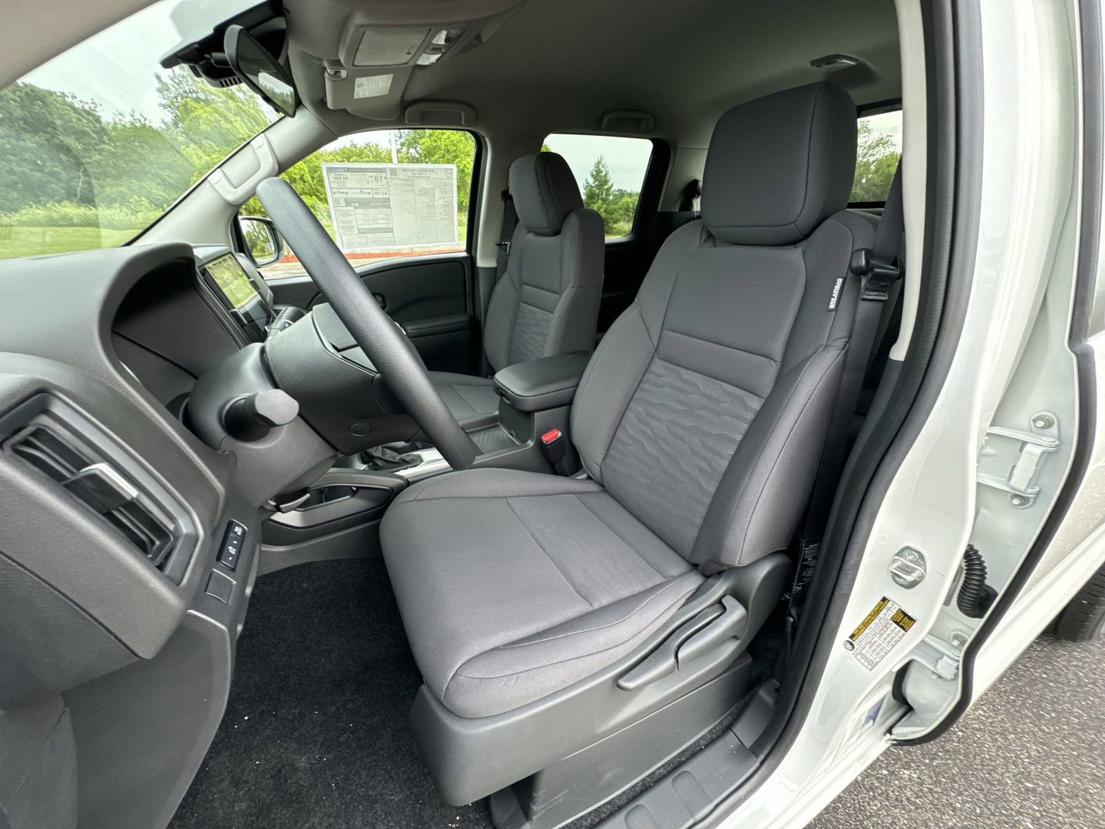 Used 2025 Nissan Frontier S image 19