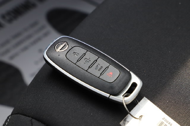 Used 2025 Nissan Sentra SV FWD image 30