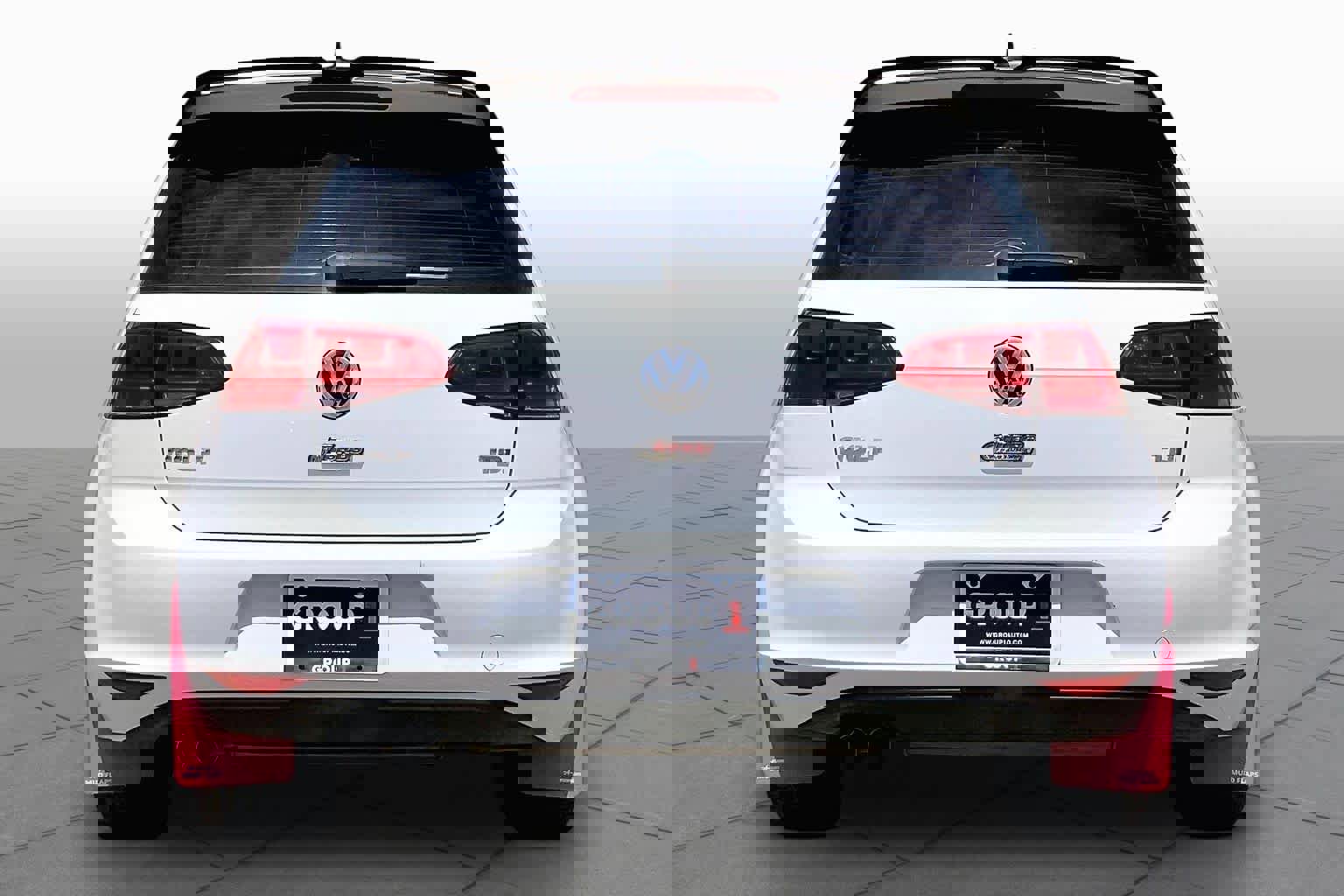 Used 2015 Volkswagen Golf TDI S FWD image 5