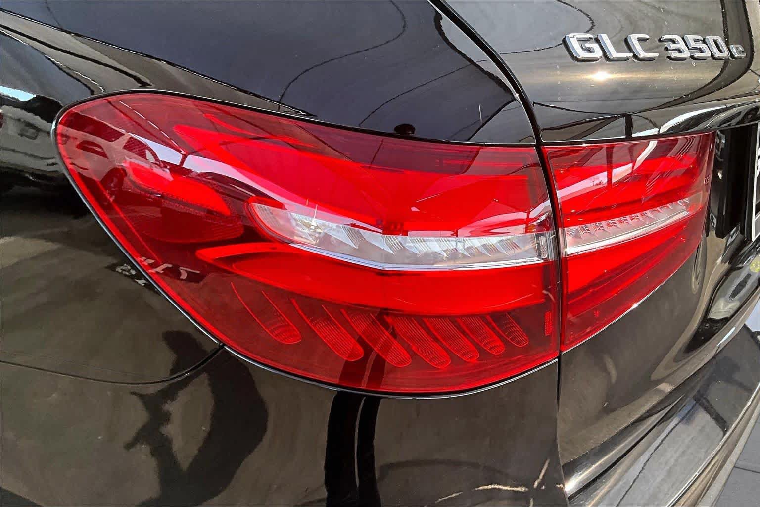Used 2019 Mercedes-Benz GLC 350e 4MATIC image 29