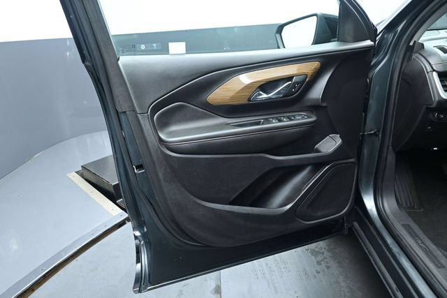 Used 2020 GMC Terrain SLE w/ Elevation Edition FWD image 12