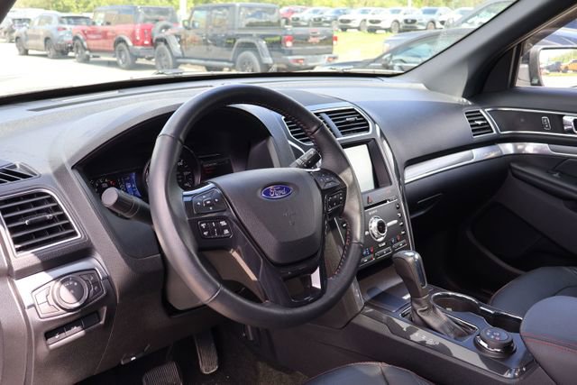 Used 2018 Ford Explorer Sport w/ Equipment Group 401A AWD/4WD image 8