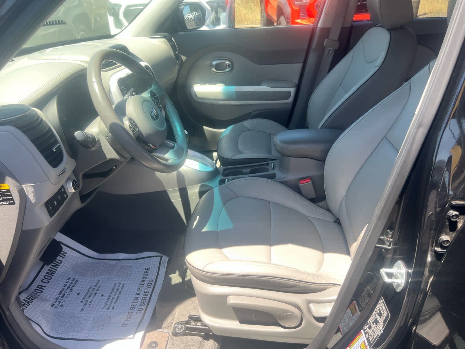 Used 2019 Kia Soul EV + image 11