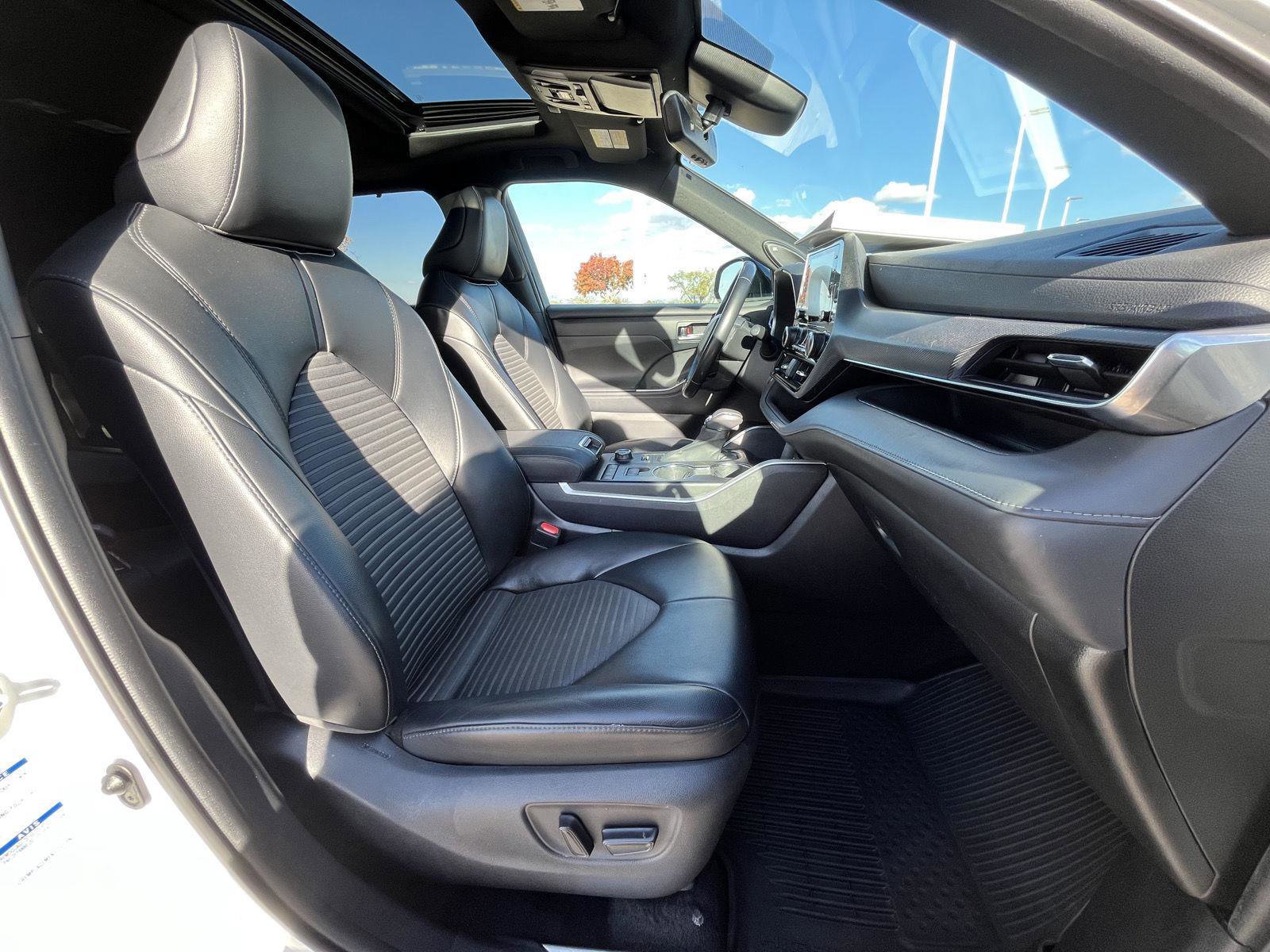 Used 2021 Toyota Highlander XSE image 33