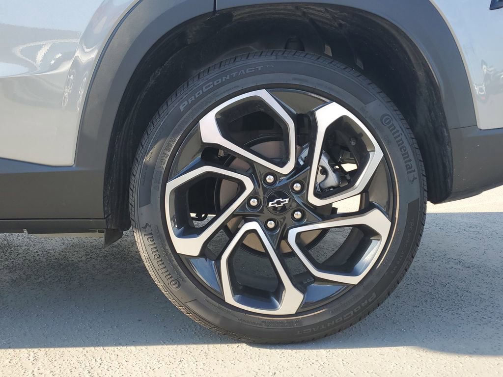 Used 2026 Chevrolet Trax RS w/ Driver Confidence Package image 5