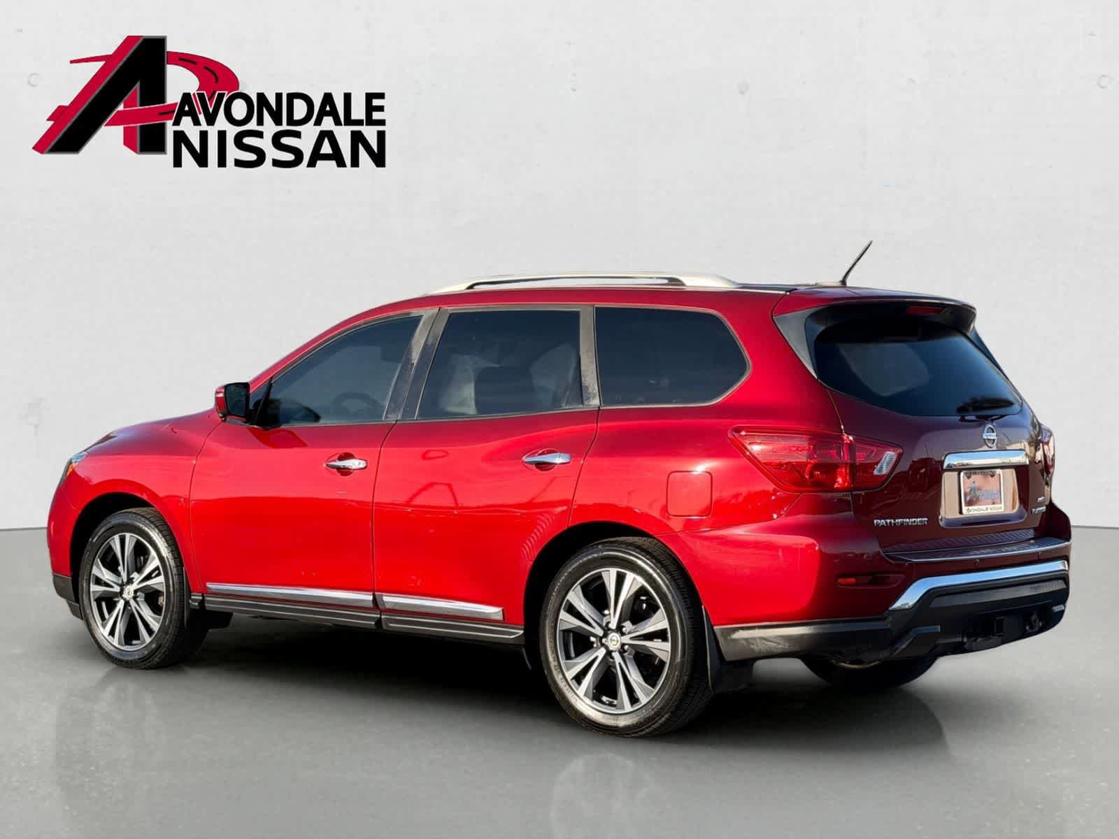 Used 2018 Nissan Pathfinder Platinum image 4