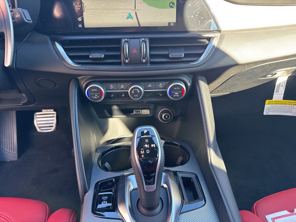 New 2025 Alfa Romeo Giulia AWD image 17