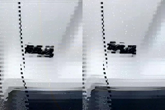 Used 2022 Toyota RAV4 XLE Premium image 7