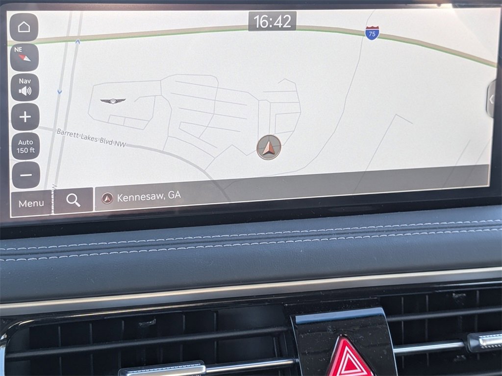 Used 2025 Genesis G70 2.5T image 26