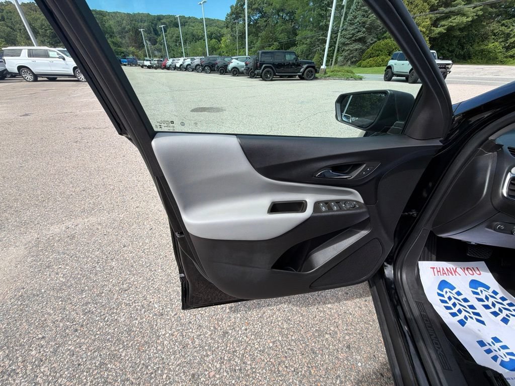 Used 2023 Chevrolet Equinox LS w/ LS Convenience Package AWD/4WD image 31