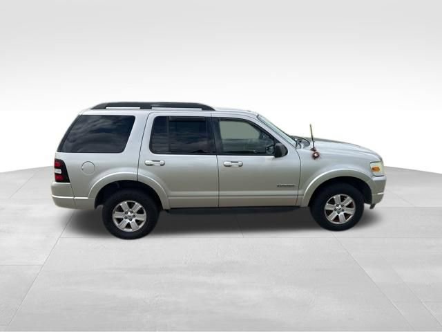 Used 2008 Ford Explorer XLT image 2