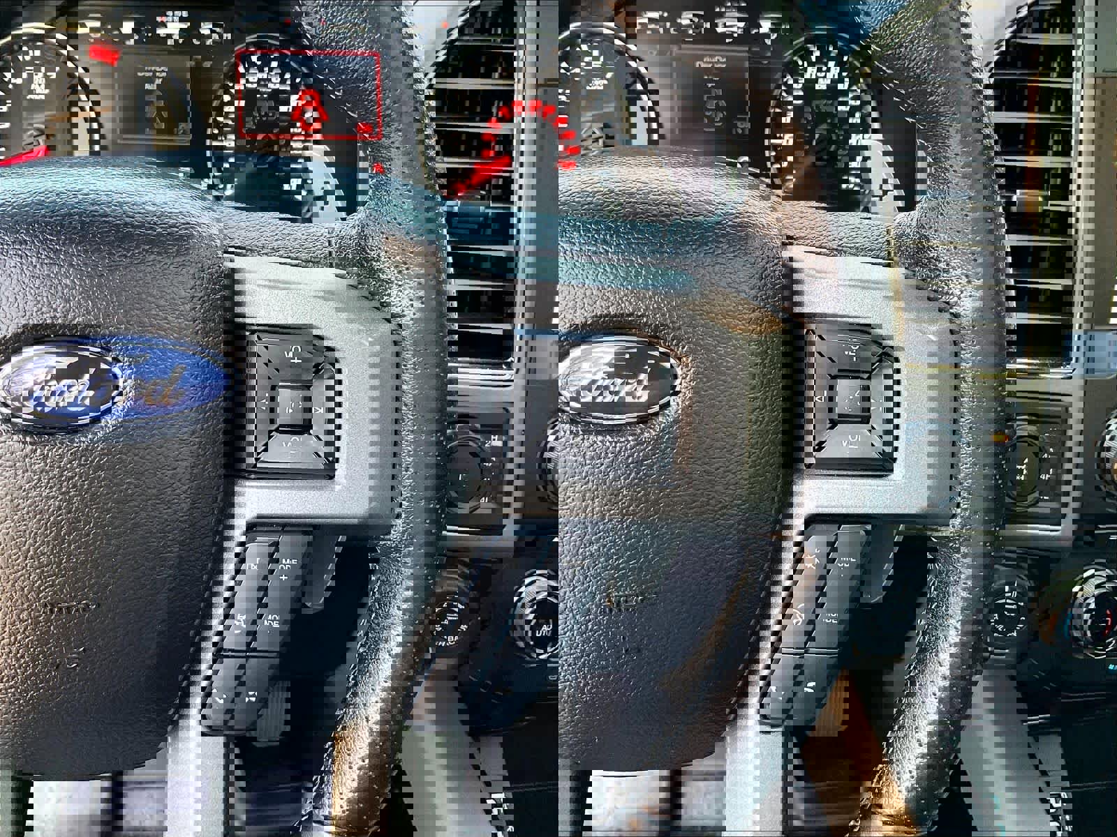 Used 2018 Ford F150 Raptor w/ Equipment Group 802A Luxury image 37