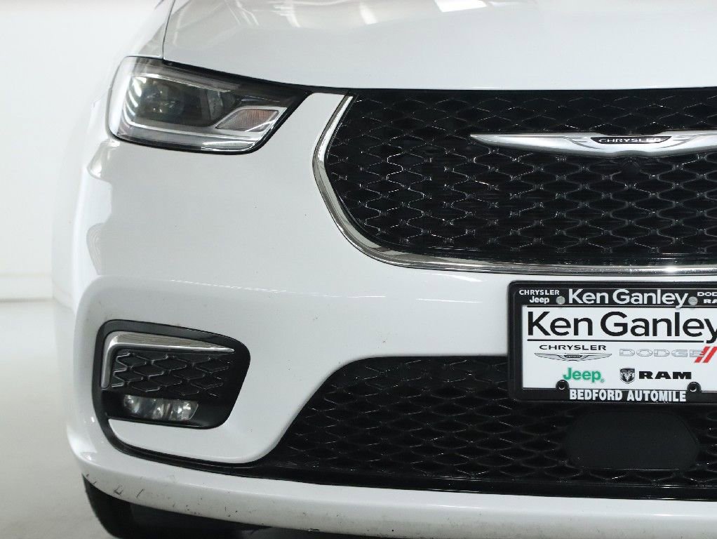 Used 2024 Chrysler Pacifica Select image 6