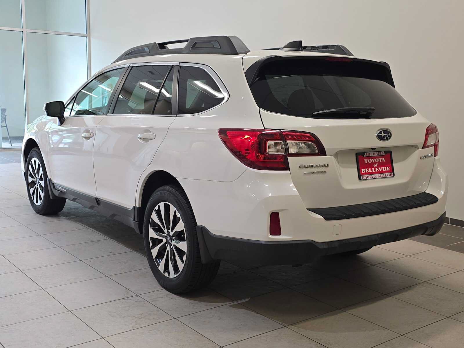 Used 2016 Subaru Outback 2.5i Limited AWD/4WD image 4