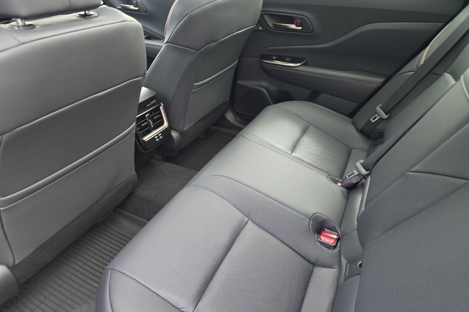 New 2026 Toyota Crown Platinum AWD/4WD image 9