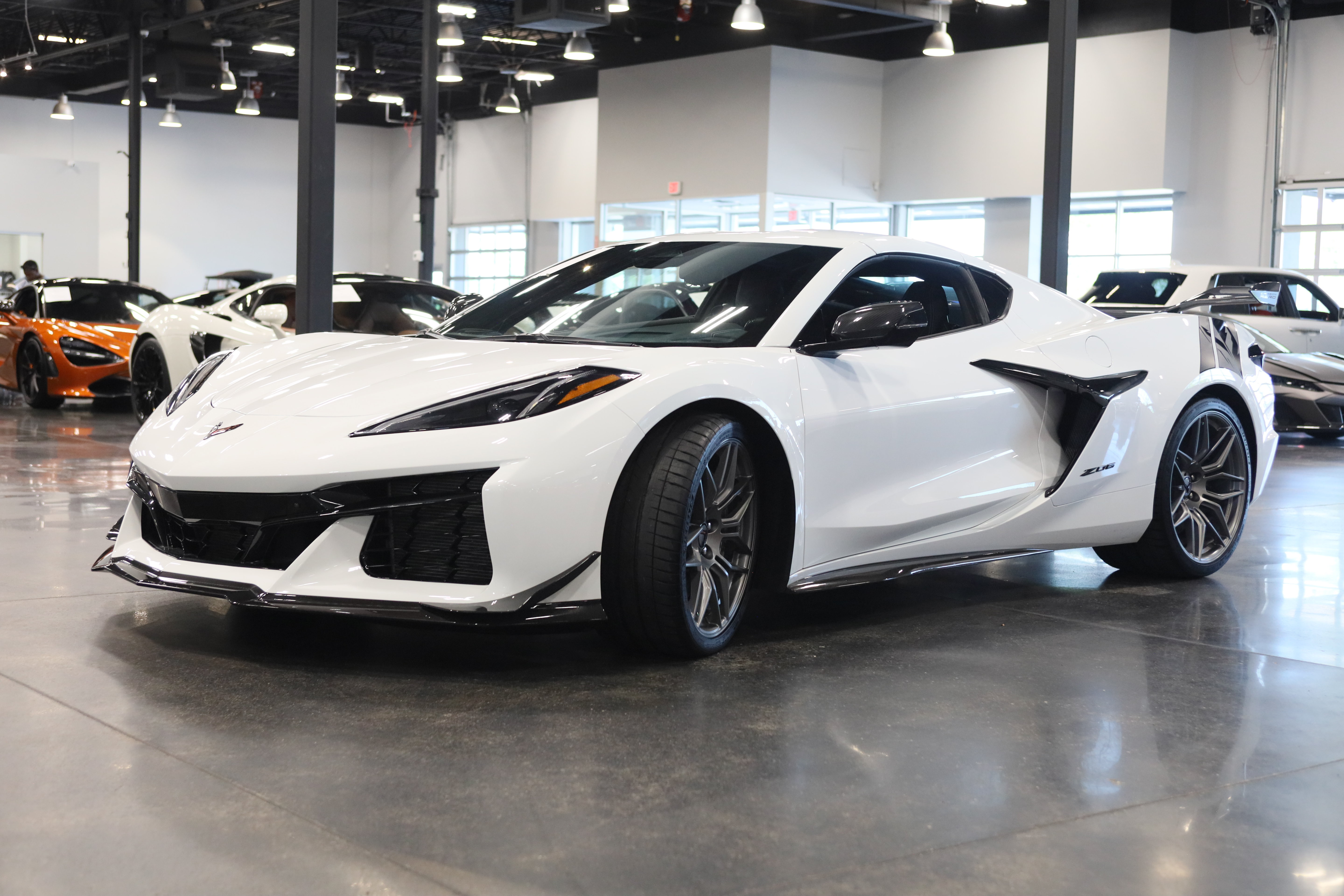 Used 2024 Chevrolet Corvette Z06 w/ Z07 Performance Package RWD image 3