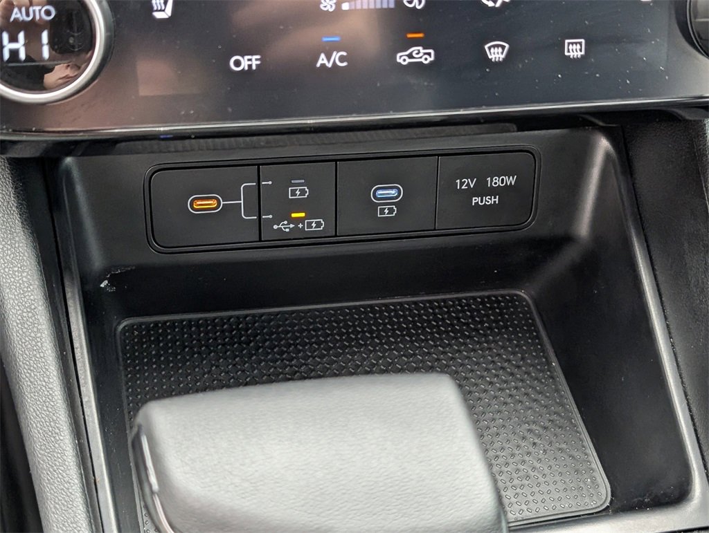 Certified 2025 Hyundai Santa Cruz SEL image 18