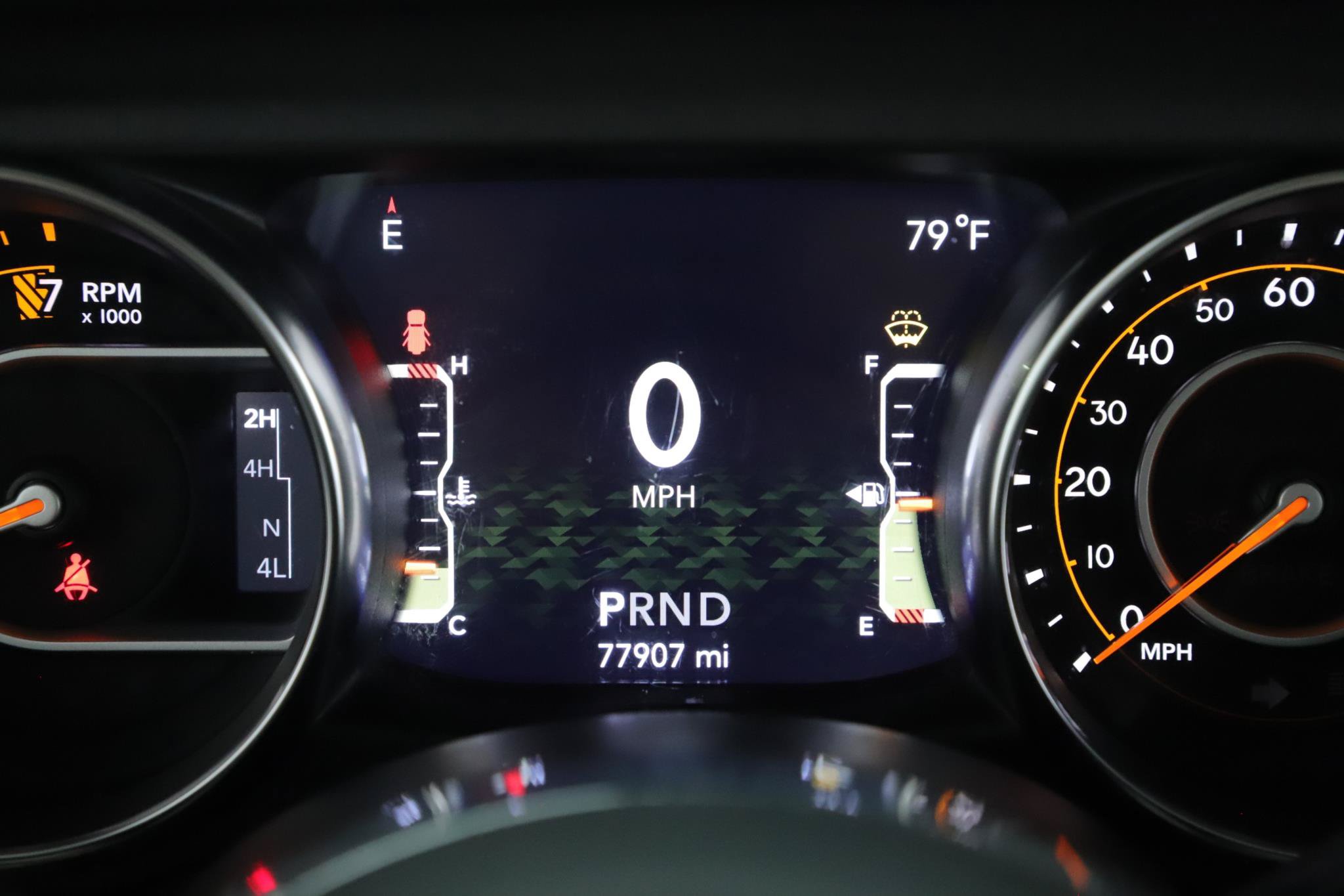 Used 2022 Jeep Wrangler Unlimited Sahara w/ Cold Weather Group AWD/4WD image 11