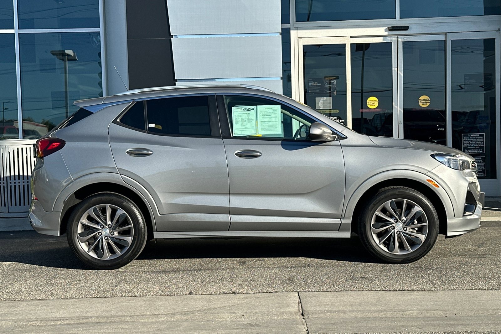 Used 2023 Buick Encore GX Select w/ Sport Touring Package image 3