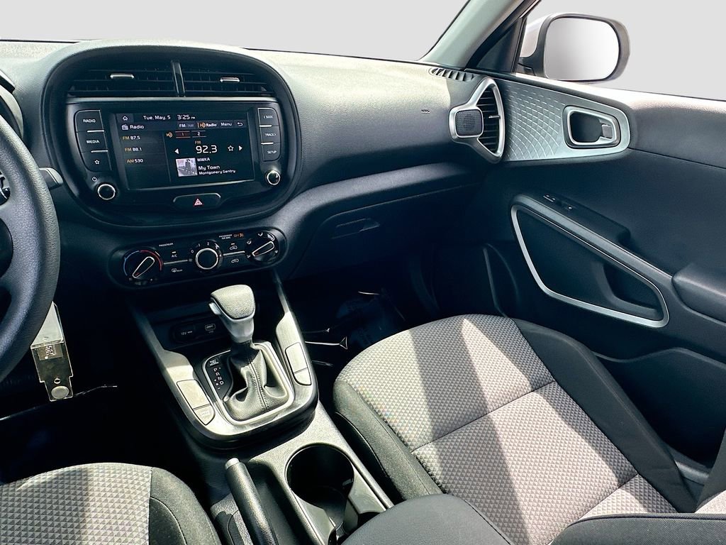 Certified 2022 Kia Soul LX w/ Technology Package FWD image 21