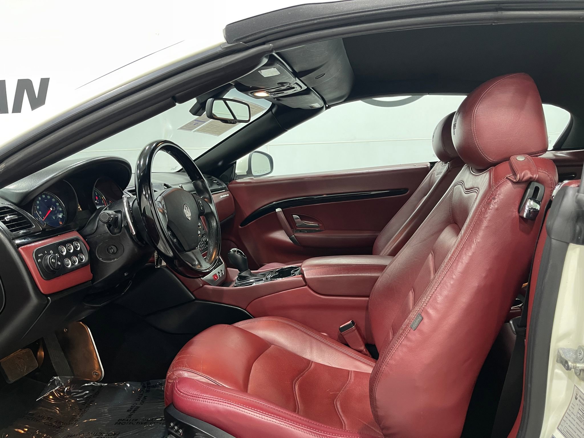 Used 2017 Maserati GranTurismo Convertible image 11