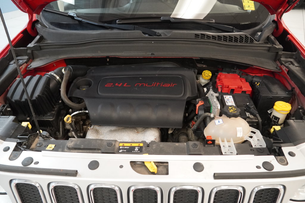 Used 2018 Jeep Renegade Limited AWD/4WD image 18