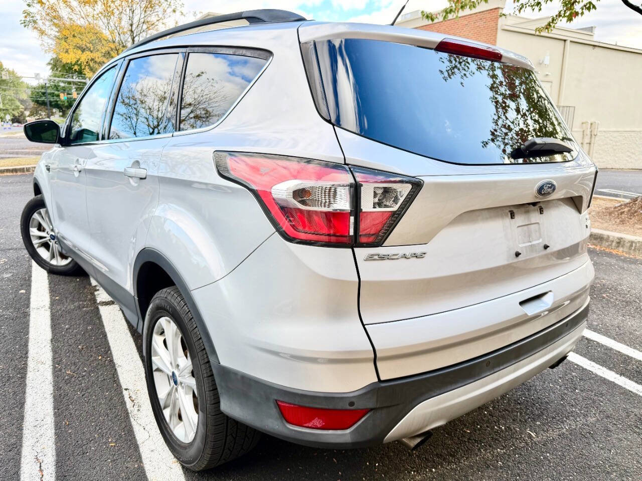 Used 2017 Ford Escape SE w/ SE Leather Comfort Package image 13