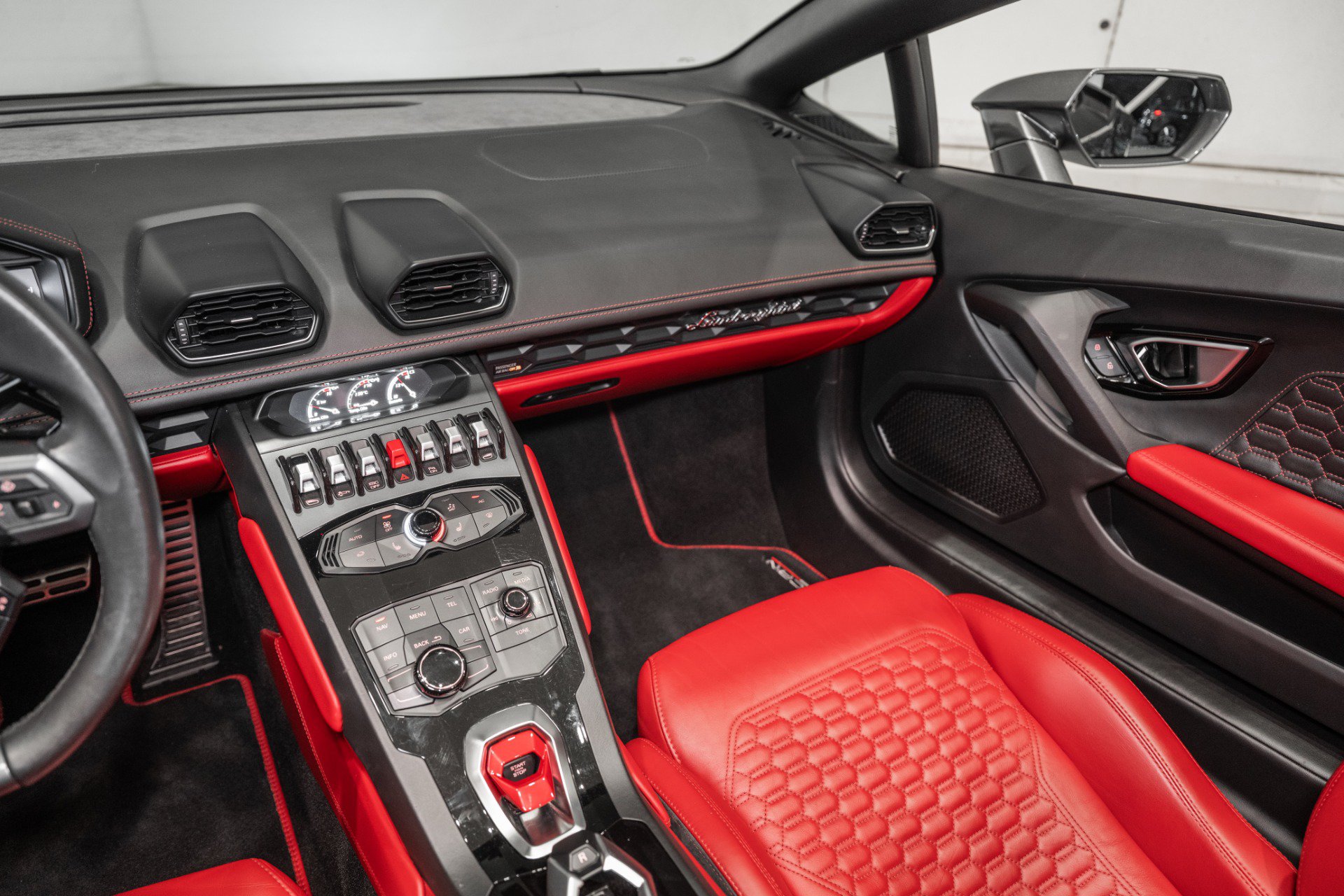 Used 2016 Lamborghini Huracan LP 610-4 AWD/4WD image 19