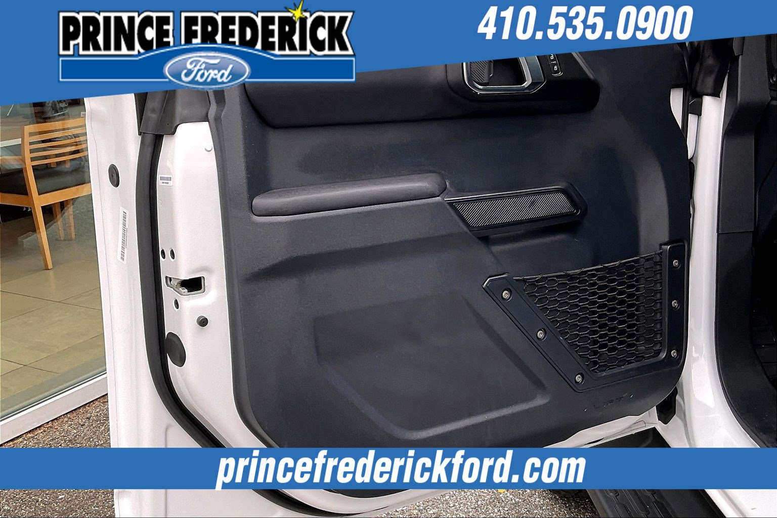 Used 2025 Ford Bronco Outer Banks image 21