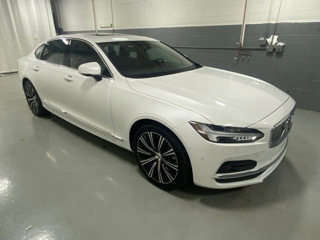 Certified 2025 Volvo S90 B6 Plus image 4