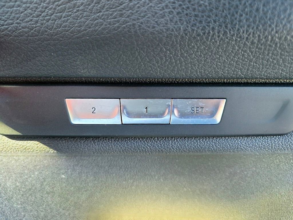 Used 2018 BMW 740e xDrive w/ M Sport Package image 58