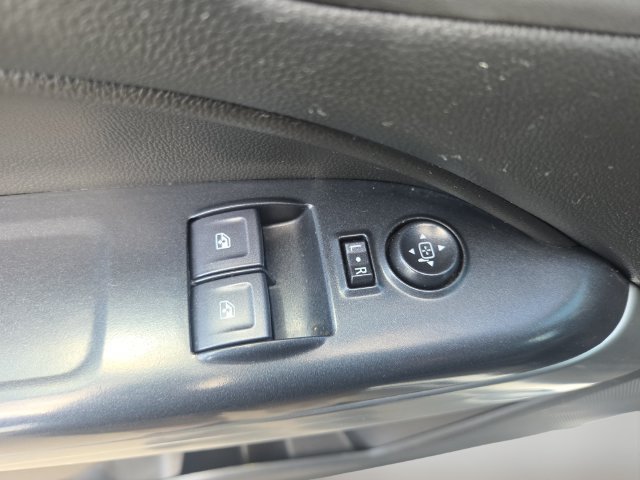 Used 2022 Chevrolet Colorado LT w/ Fleet Safety Package RWD image 17