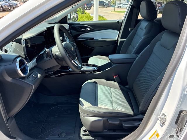 New 2026 Chevrolet Trax LT w/ Driver Confidence Package FWD image 7