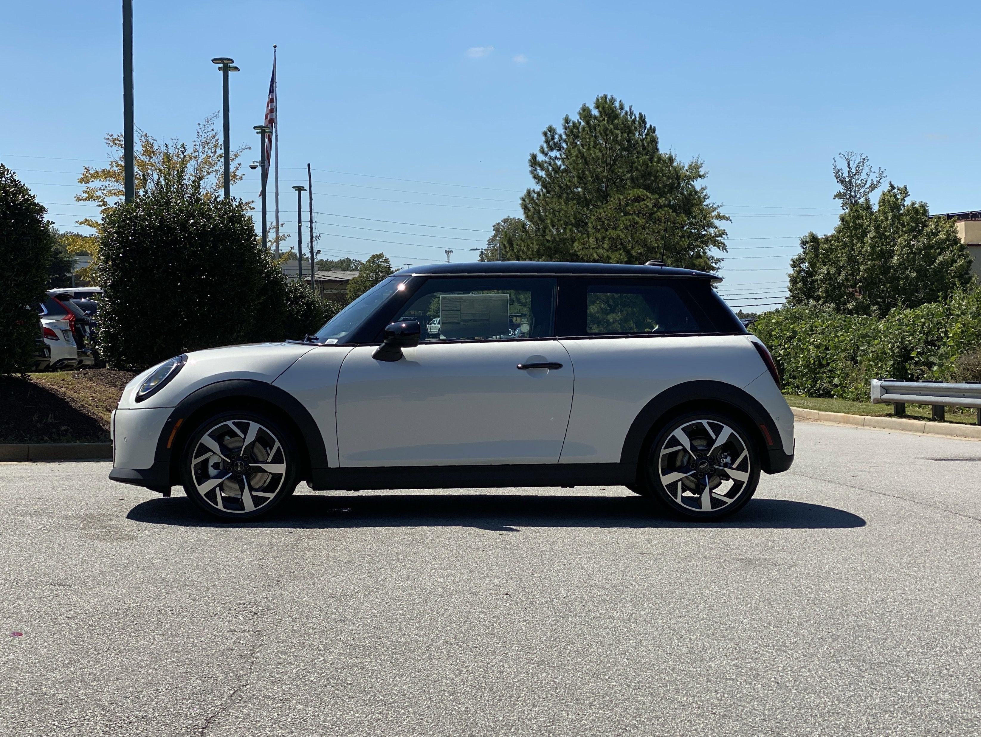 Used 2026 MINI Cooper 2-Door Hardtop FWD image 13