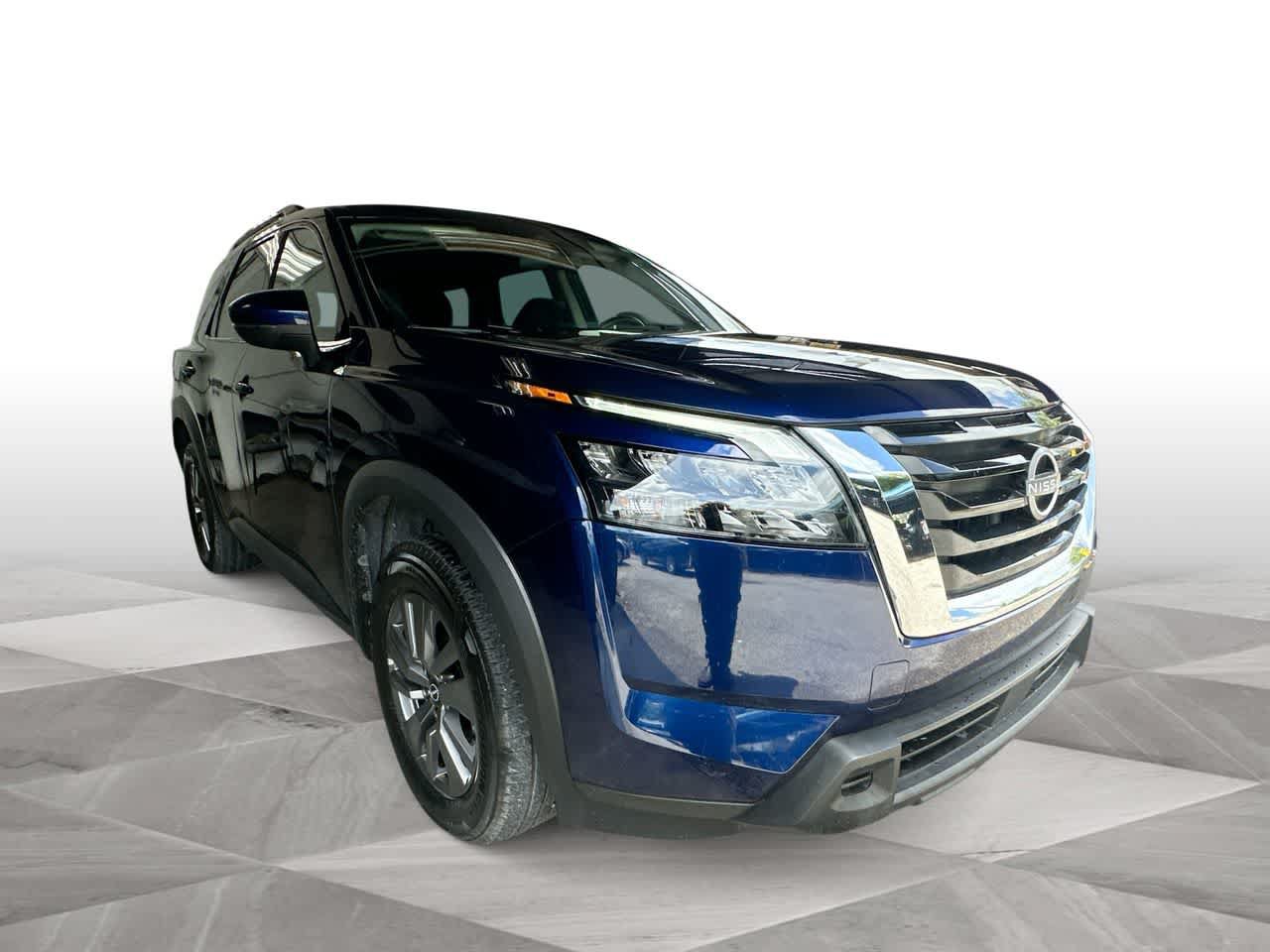 Used 2025 Nissan Pathfinder SV AWD/4WD image 2