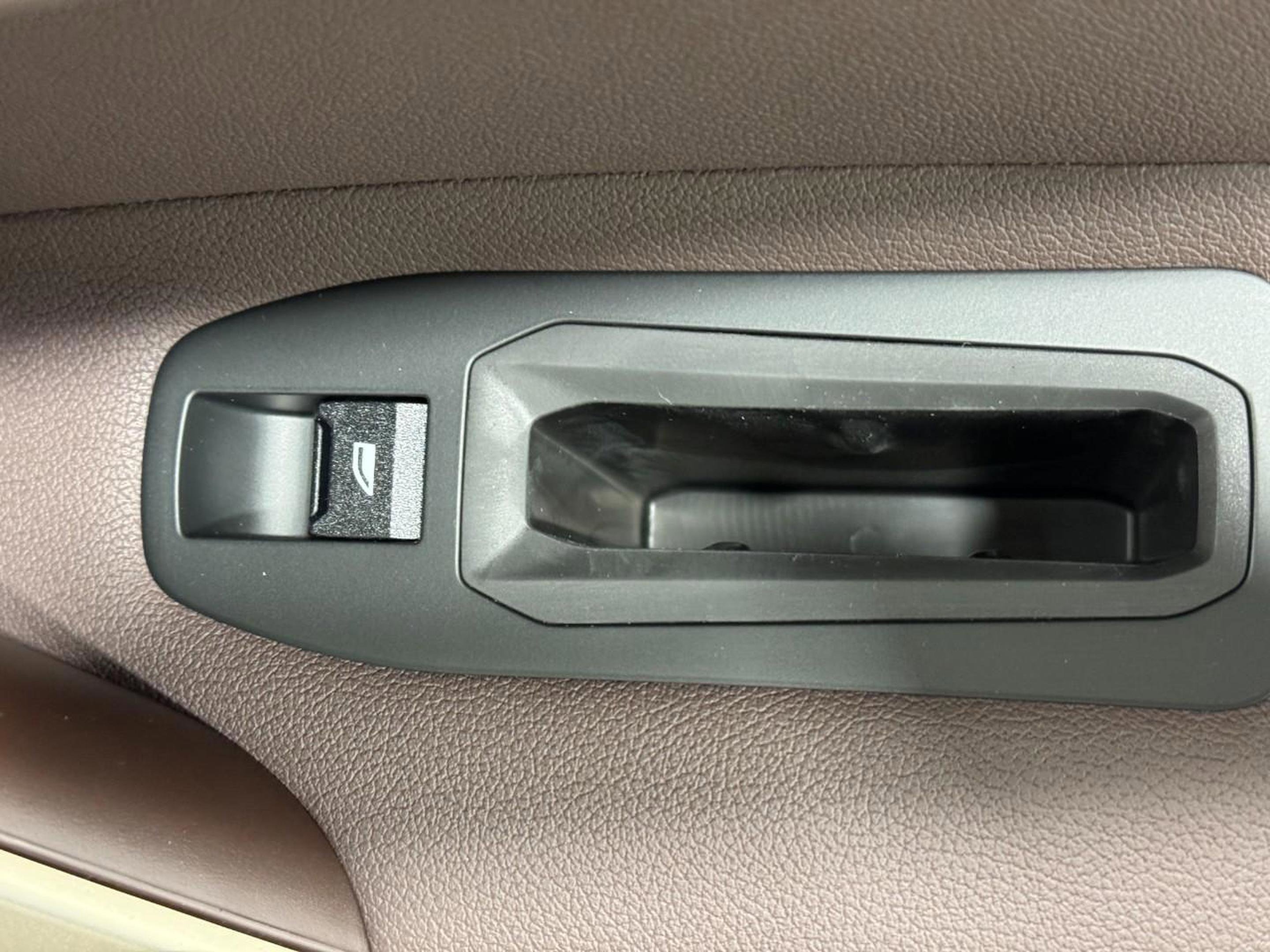 New 2026 BMW iX xDrive45 image 22