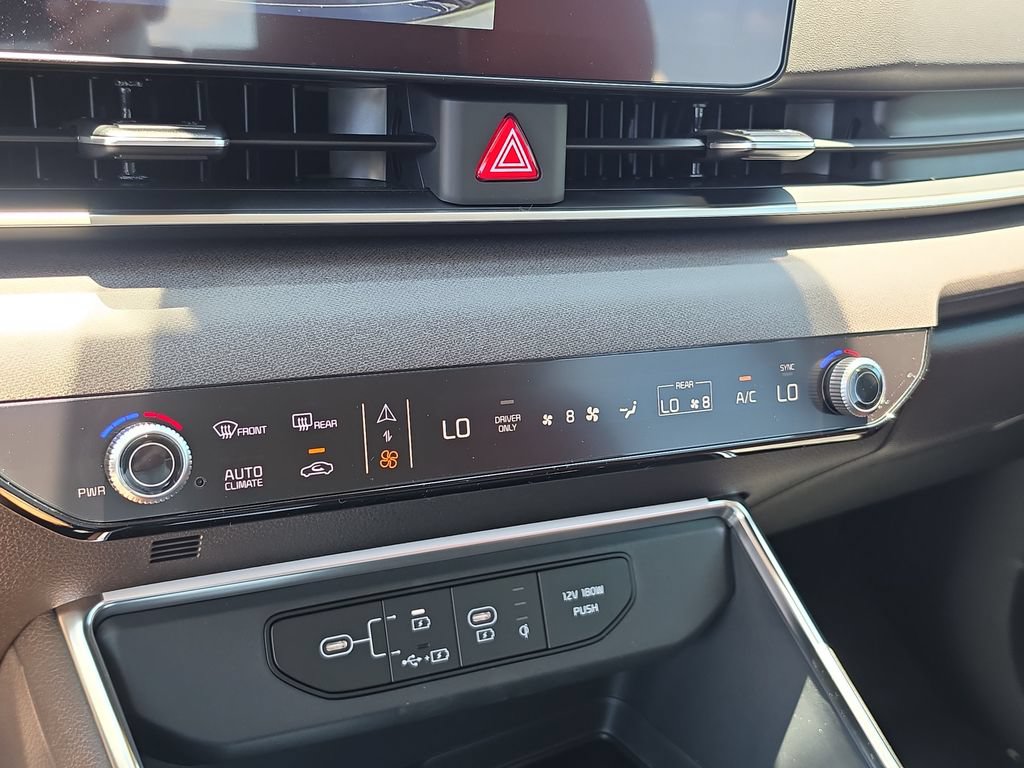 New 2026 Kia Carnival EX FWD image 26