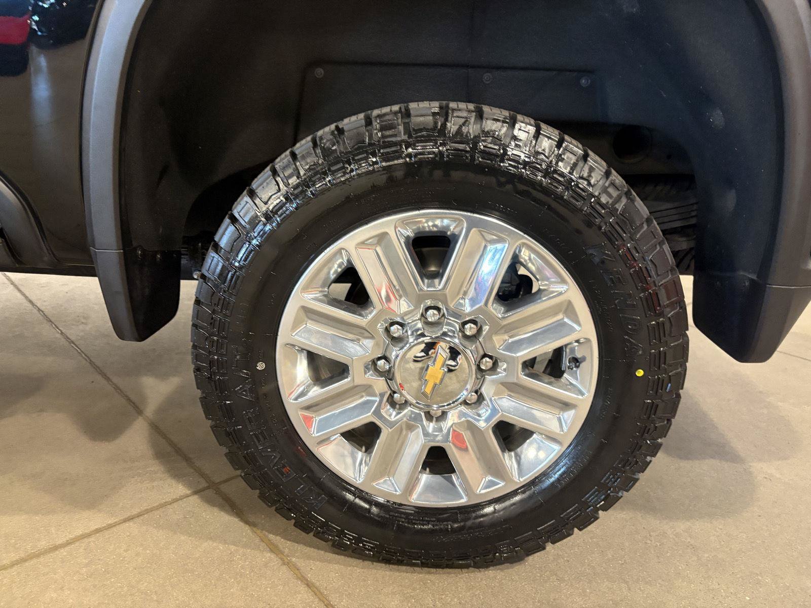 Used 2025 Chevrolet Silverado 2500 High Country w/ High Country Premium Package AWD/4WD image 60