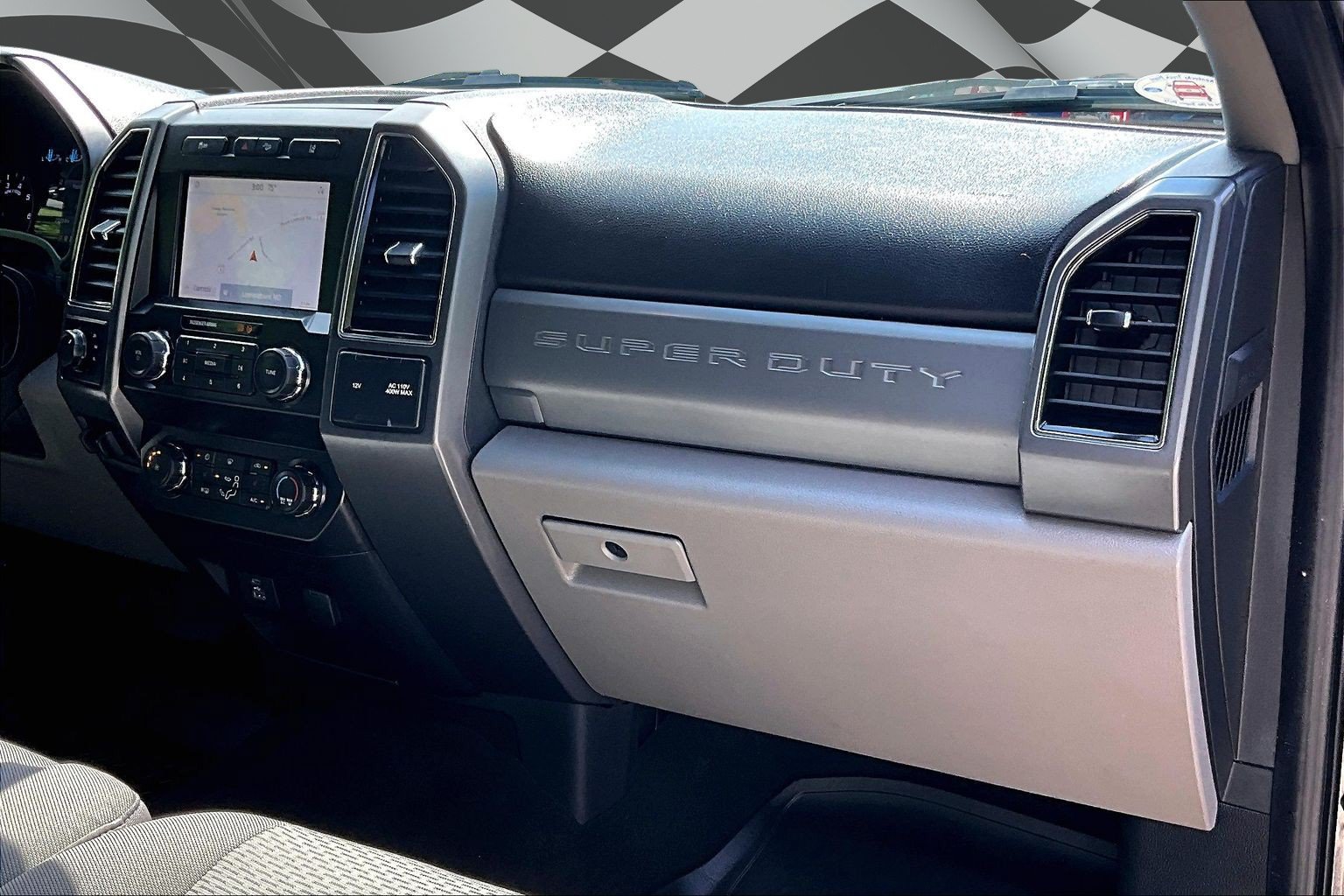 Used 2020 Ford F350 XLT w/ XLT Premium Package AWD/4WD image 16