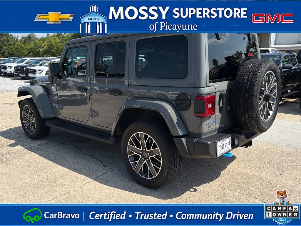 Used 2023 Jeep Wrangler Unlimited Sahara w/ Cold Weather Group AWD/4WD video 4