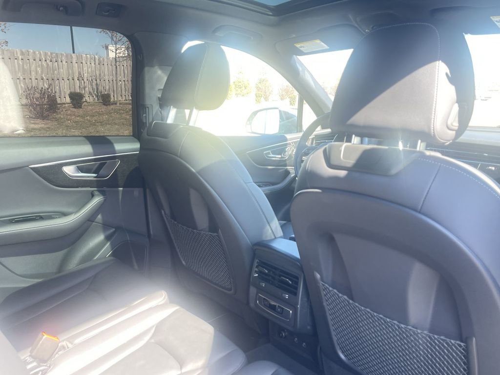 Used 2025 Audi Q7 3.0T Premium Plus image 40