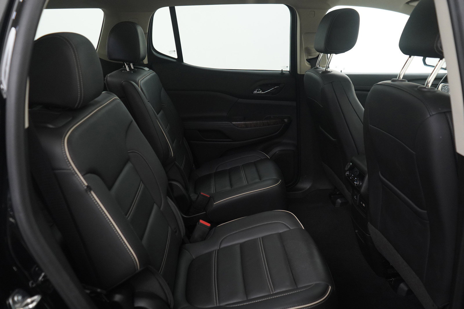 Used 2023 GMC Acadia Denali image 11