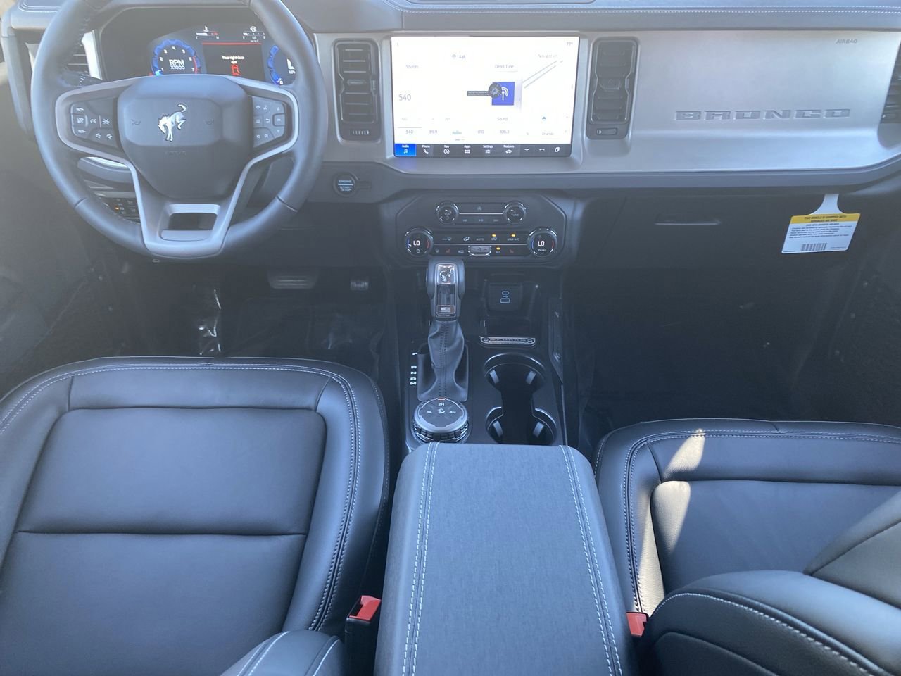Used 2025 Ford Bronco Outer Banks AWD/4WD image 13