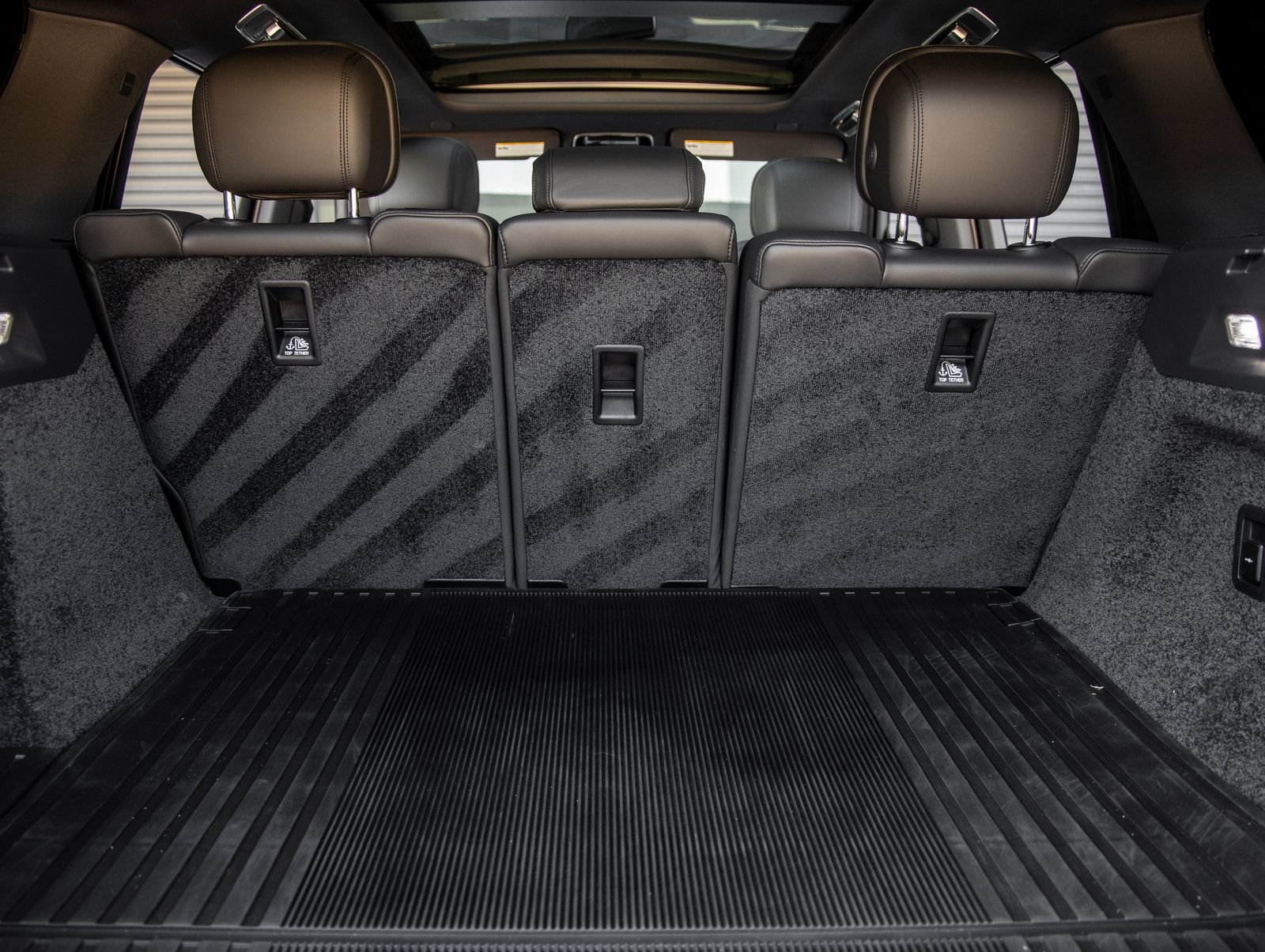 Used 2025 Land Rover Range Rover SE AWD/4WD image 36