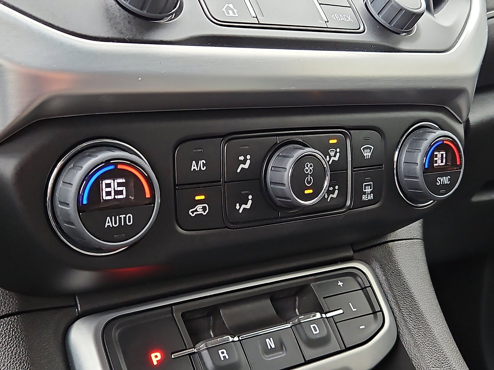 Used 2023 GMC Acadia SLE w/ Driver Convenience Package image 15